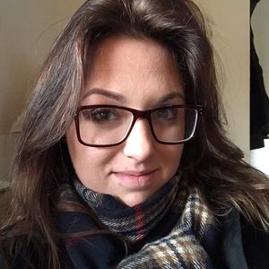 Meet your Posher, Demi